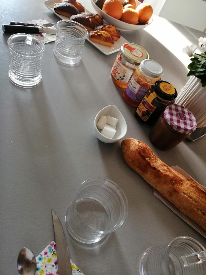 Les Bichettes Bed & Breakfast Mortagne-sur-Sevre ภายนอก รูปภาพ