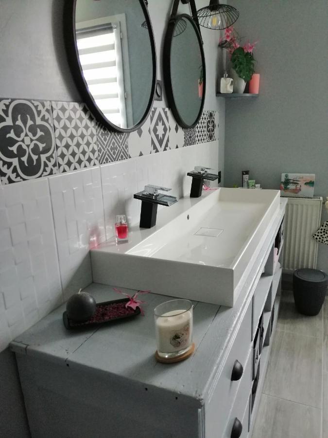 Les Bichettes Bed & Breakfast Mortagne-sur-Sevre ภายนอก รูปภาพ