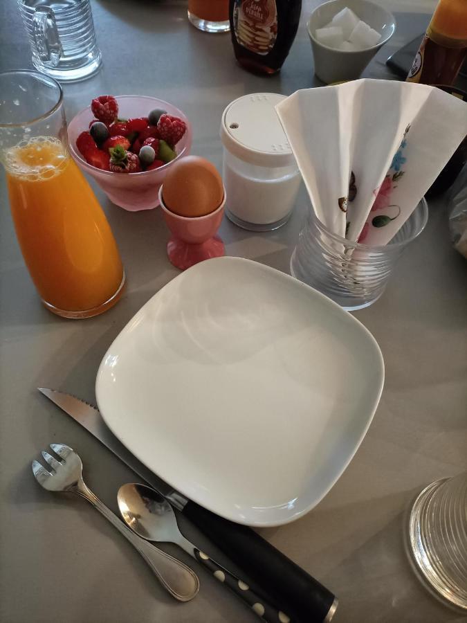 Les Bichettes Bed & Breakfast Mortagne-sur-Sevre ภายนอก รูปภาพ